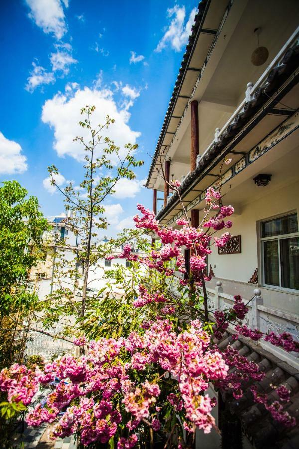 Flowers & Leaves Holiday Hotel Dali  Exterior photo